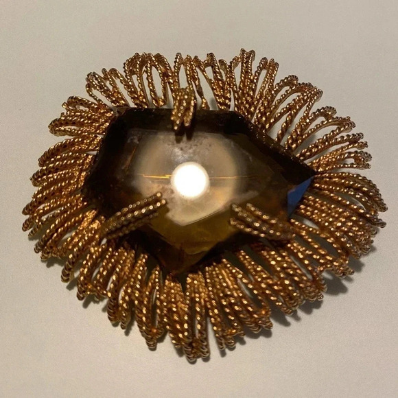 Vintage Large Brooch pin - Picture 1 of 3